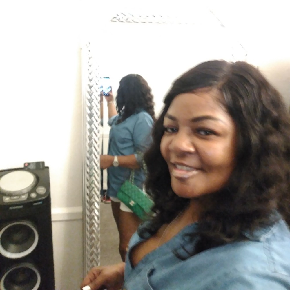 Meet your Posher, Tonia